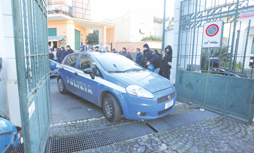 Rapina In Farmacia A Torre Del Greco Bandito Catturato Dopo La Fuga